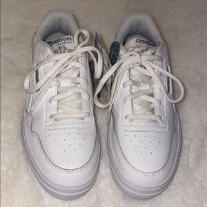 NWT Reebok Womens Club NEMT White Tennis Shoes Sneakers Size: 7